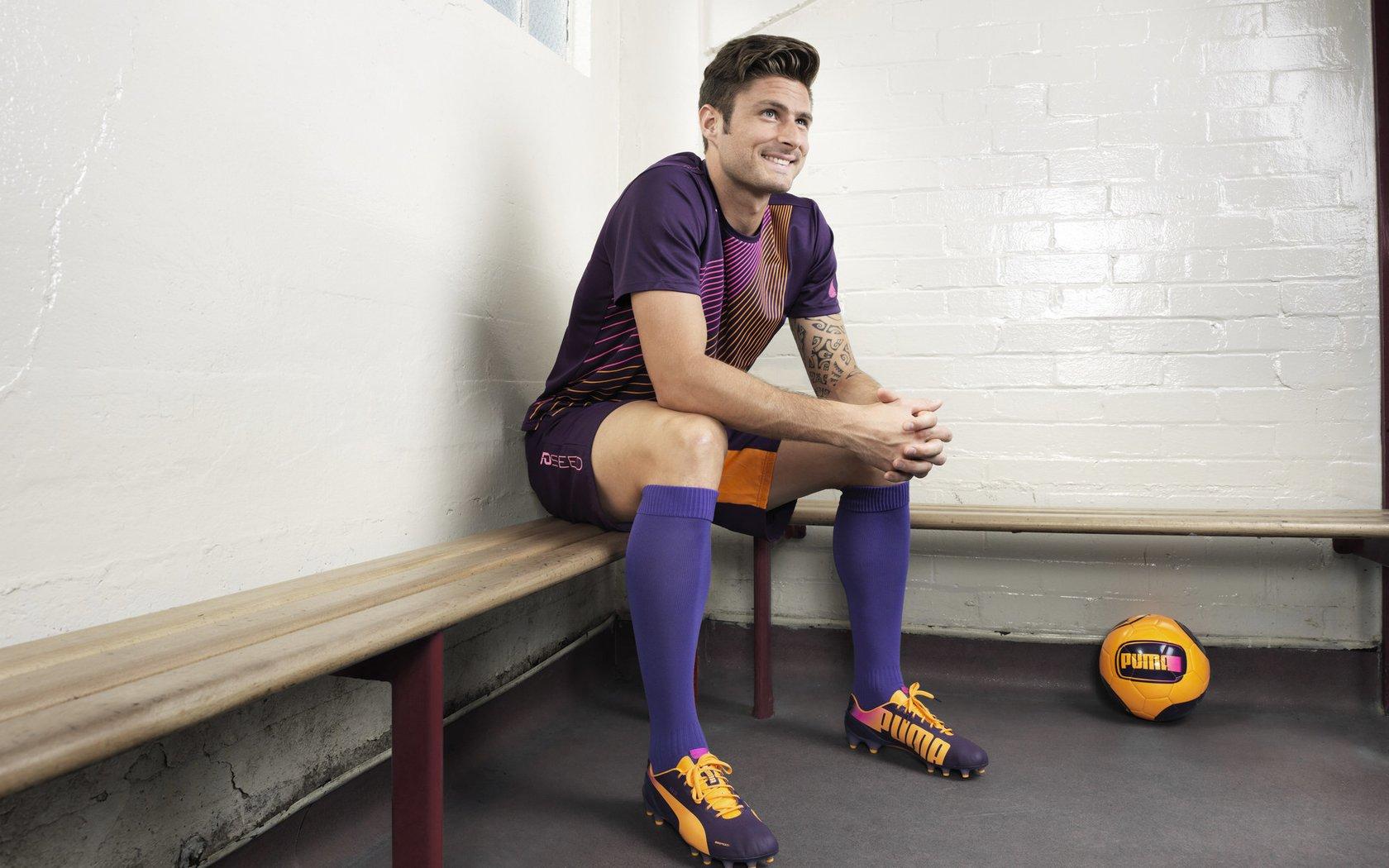 英超俄罗斯资本陷困局,俱乐部出售潮还是制裁风暴?